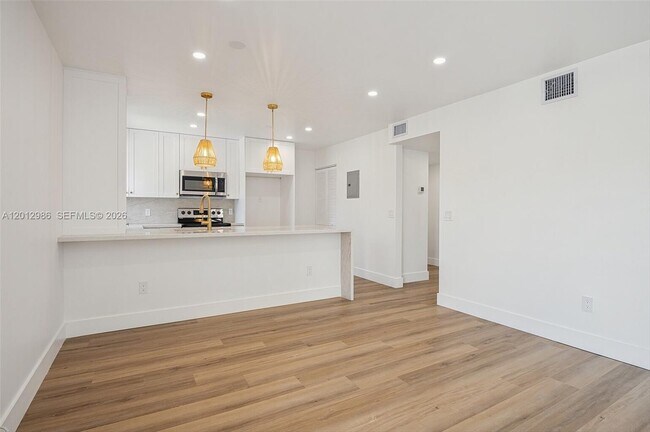 Building Photo - 7775 SW 86th St