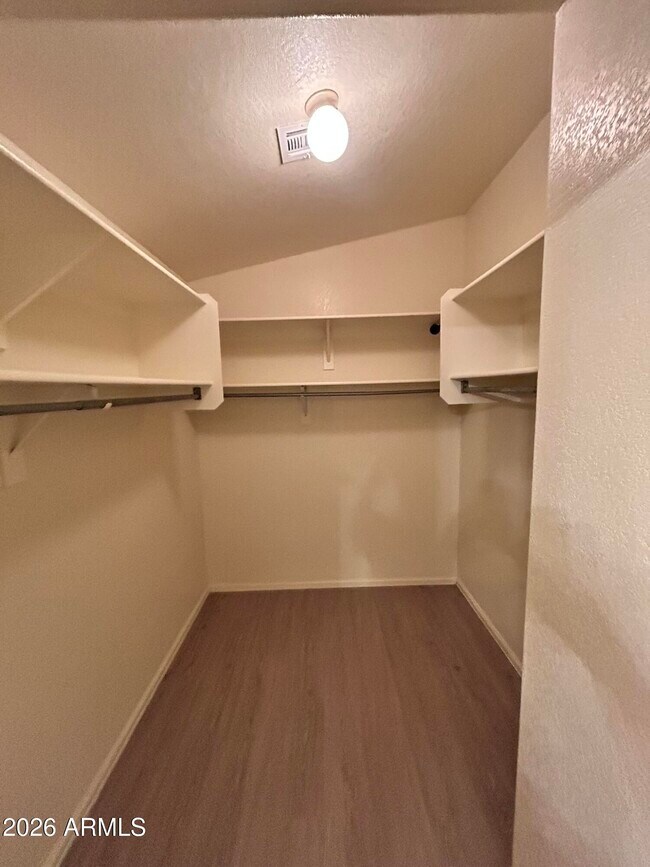 Building Photo - 42406 W Sunland Dr