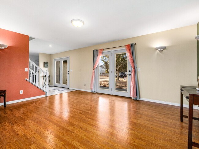 Building Photo - 275 W Baldwyn Dr