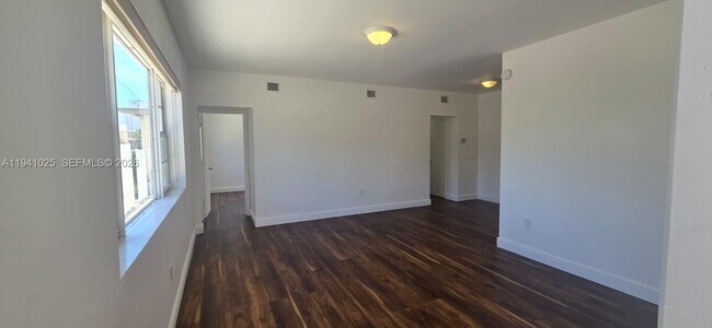 Building Photo - 8430 Harding Ave