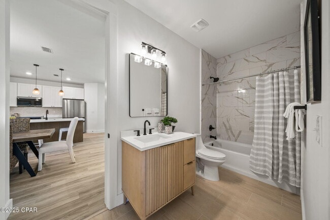 Building Photo - 145 Manistee Dr