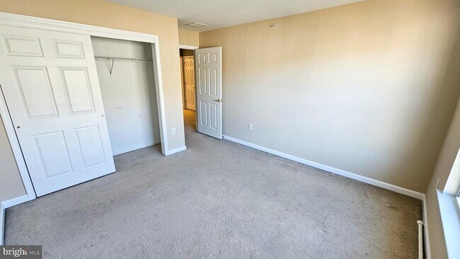 Building Photo - 51 Farrah Dr