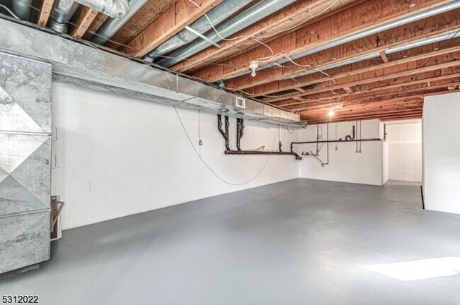 Building Photo - 184 Aster Ct