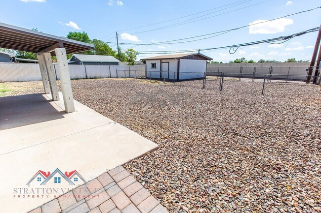 Building Photo - 6415 E Aspen Ave