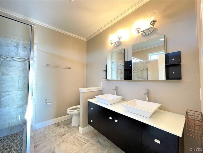 Building Photo - 5983 Paradise Cir