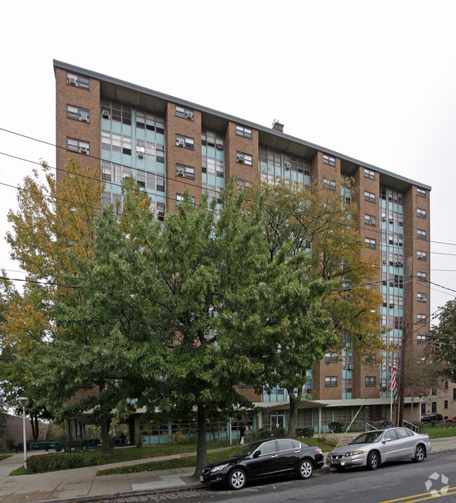 Primary Photo - Berry Gardens I & II