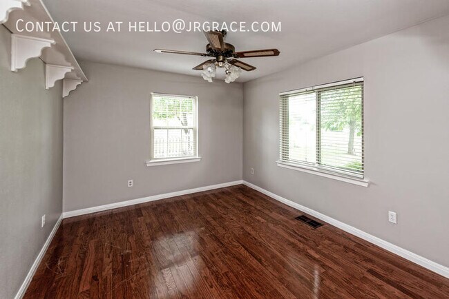 Building Photo - 525 W 4th St