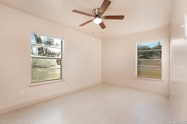 Building Photo - 1603 Peterson Ave