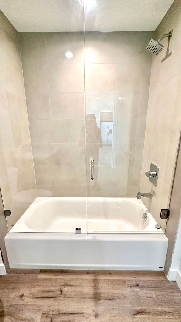 Building Photo - Affordable 1-Bedroom Top Floor Unit with M...