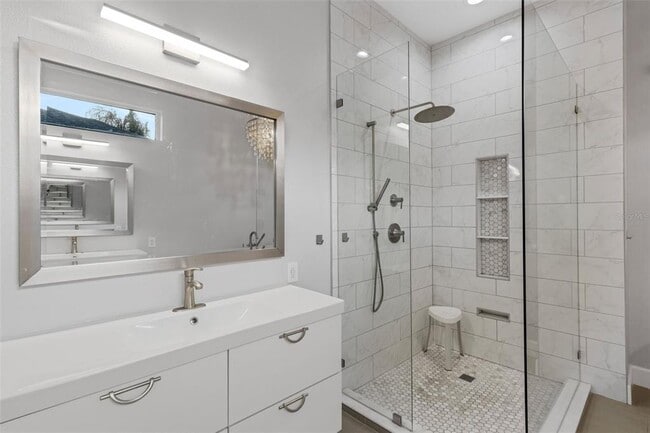 Building Photo - 11011 Hyacinth Pl