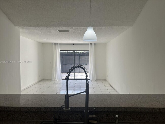 Building Photo - 6804 SW 37th St