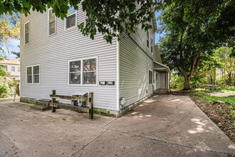 Building Photo - 826 4th St NW