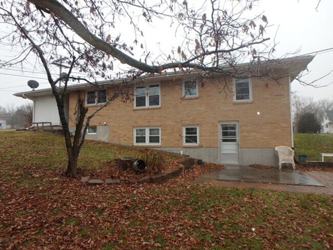 Building Photo - 2300 N Semon Rd