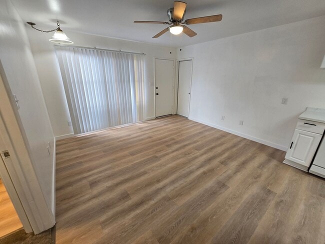 Building Photo - Spacious 3-Bedroom, 2-Bathroom Home on a Corner Lot