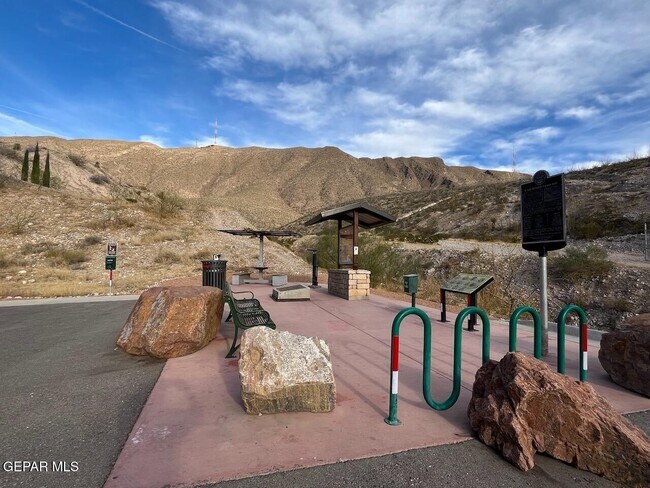 Building Photo - 4800 N Stanton St