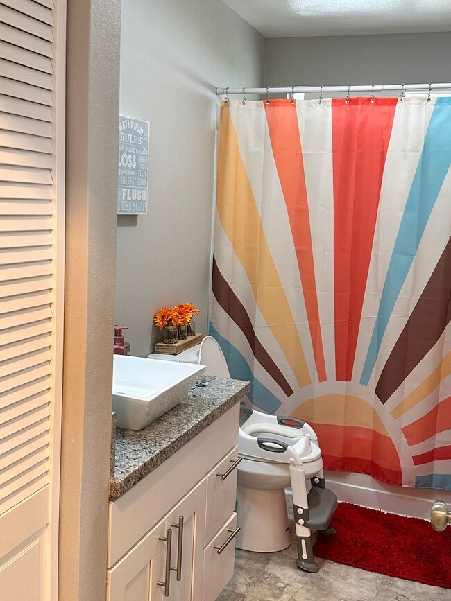 Building Photo - Lease Pending - Fully Furnished Home