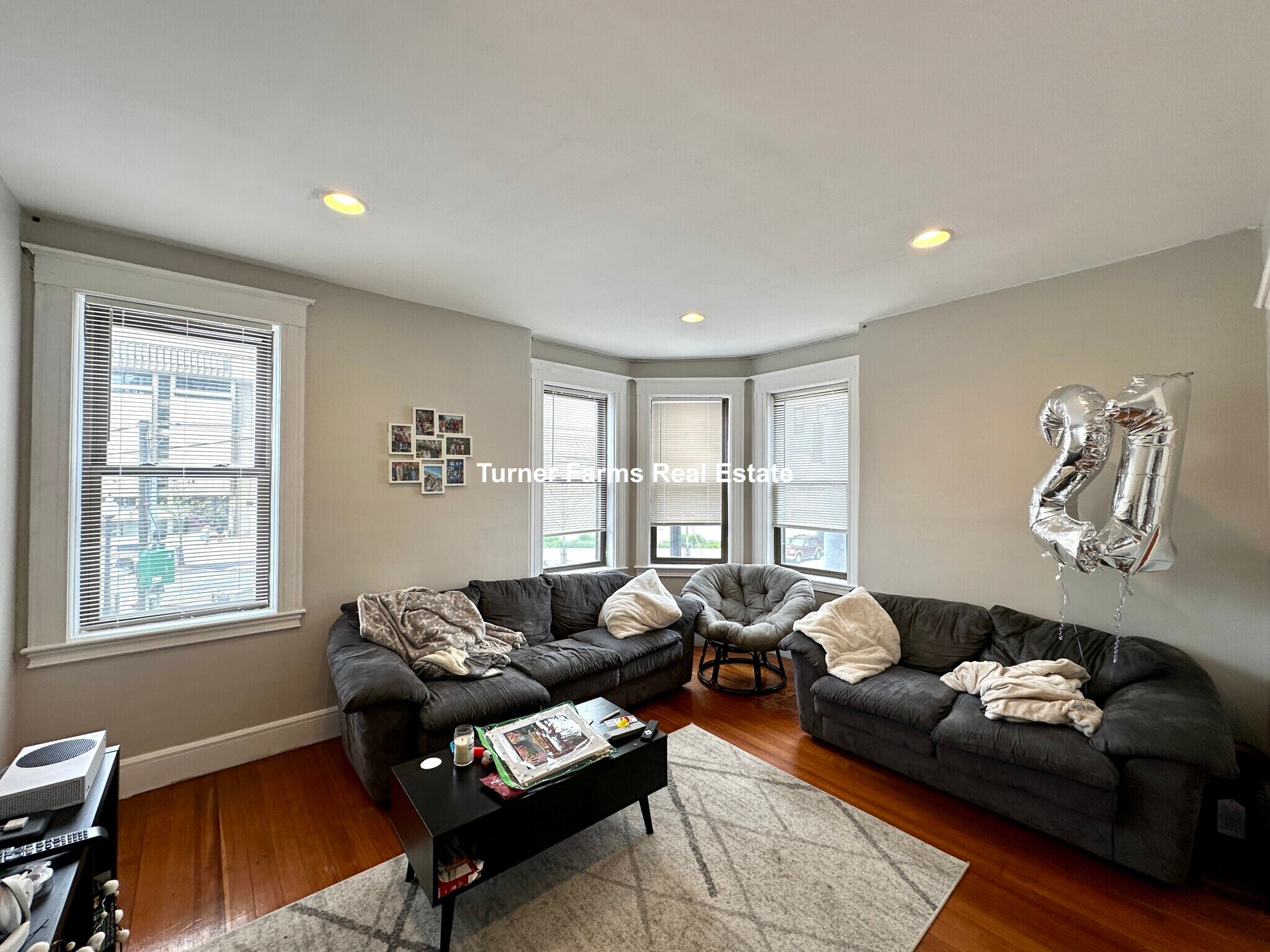 Building Photo - 146 Smith St