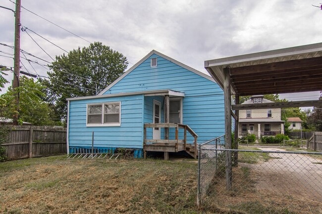 Building Photo - 220 W Madison St