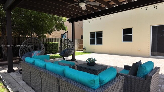 Building Photo - 24921 SW 118 Ct