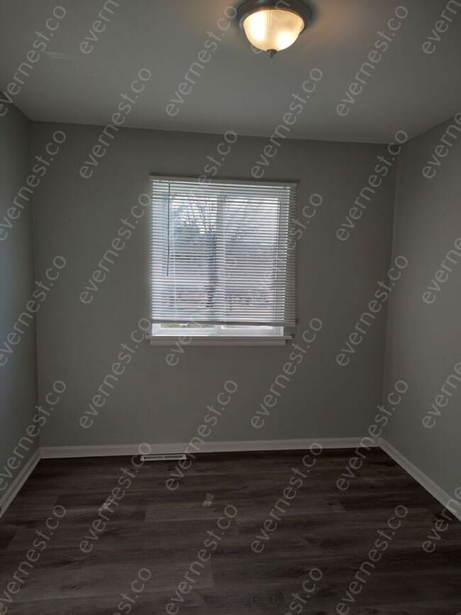 Building Photo - Charming 3-Bedroom Home with Fenced Yard a...