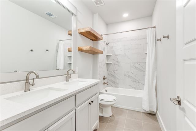 Building Photo - 9517 Thorncrown Ln