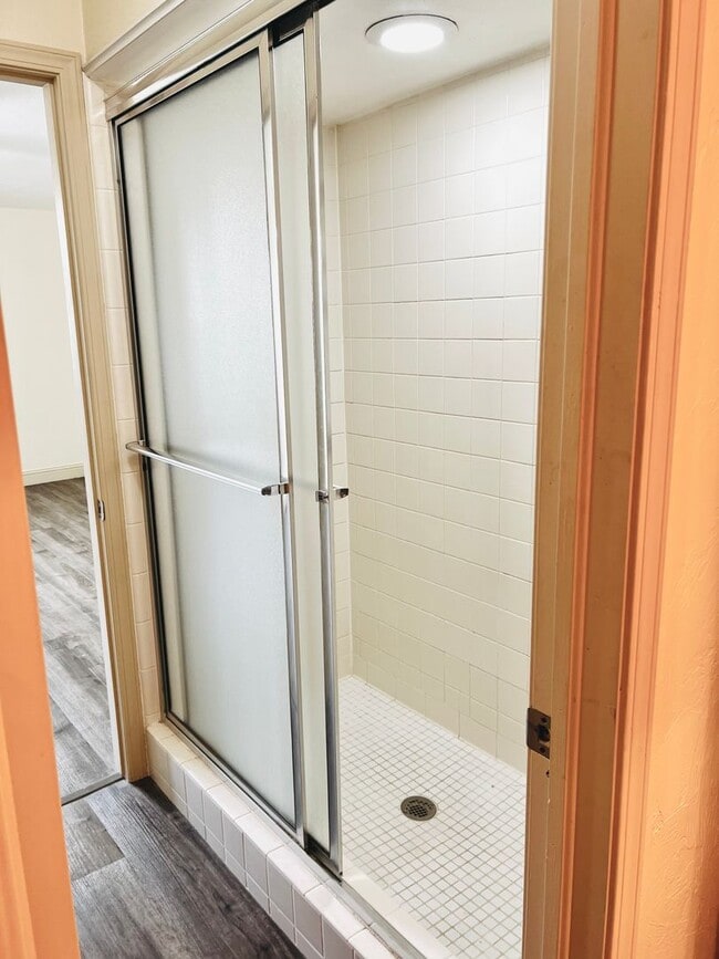 Building Photo - Beautiful 2BD 2BA Town-Home near Nichols Hills in Glen Brook!!!