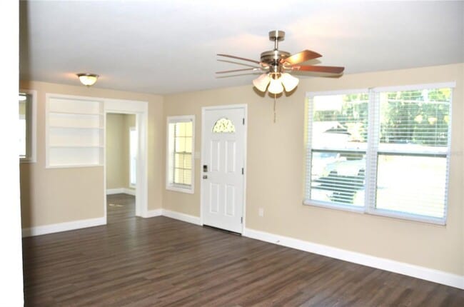 Building Photo - 1108 Flamingo Dr