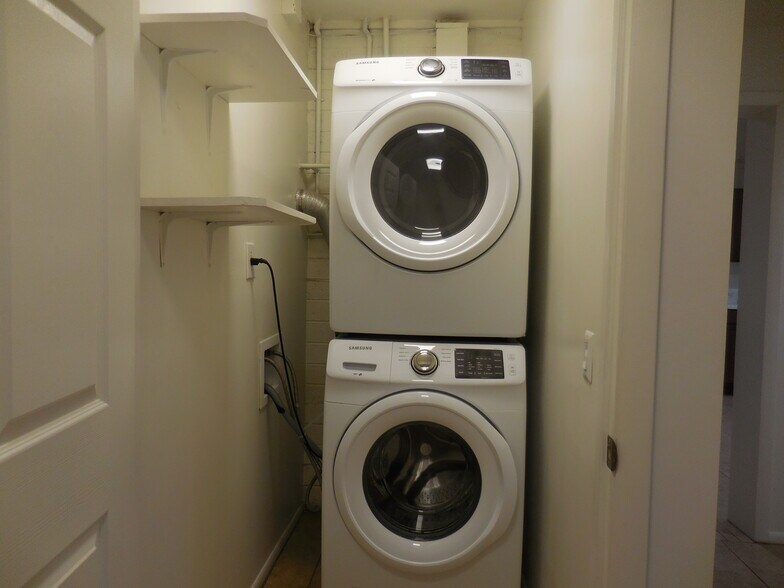 Laundry Room - 1349 E Don Carlos Ave