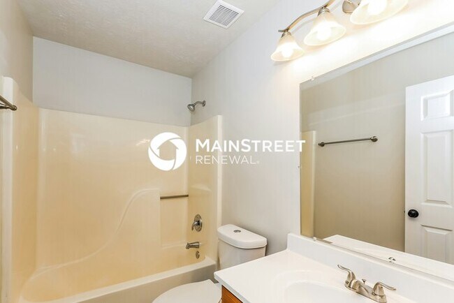 Building Photo - 4 Bedroom Pet-Friendly Home in JONESBORO, GA with Main Street Renewal