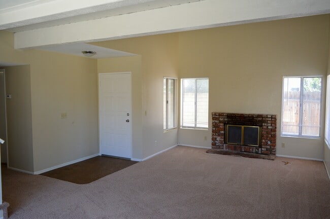 Building Photo - 11249 Heathrow Dr