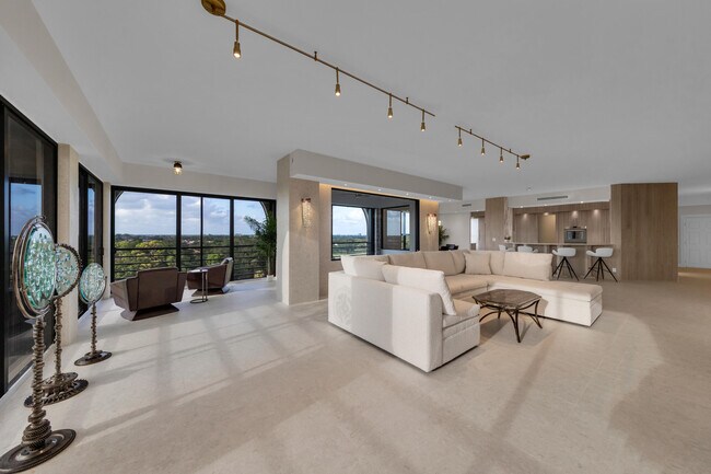 Building Photo - 7351 Promenade Dr