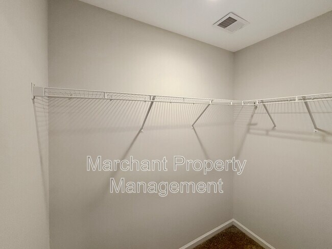 Building Photo - 459 Torrington Dr