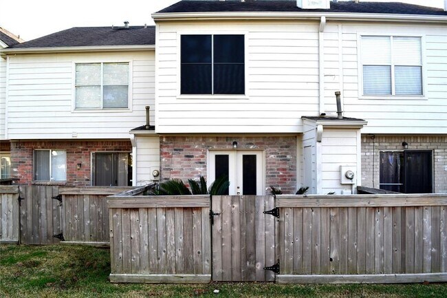 Building Photo - 2810 Grants Lake Blvd