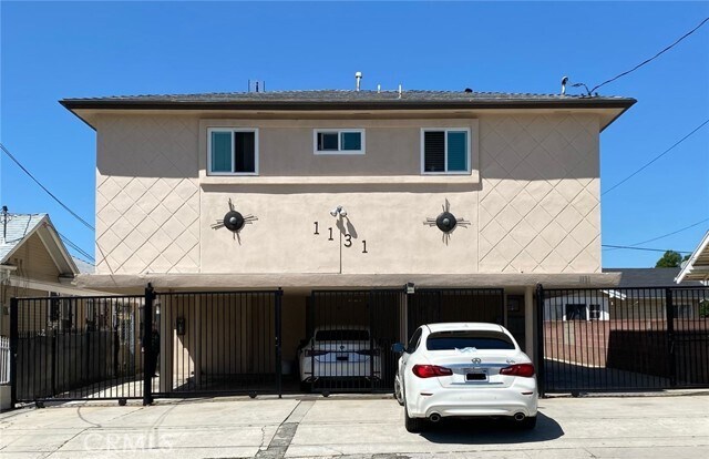 Primary Photo - 1131 N Kenmore Ave