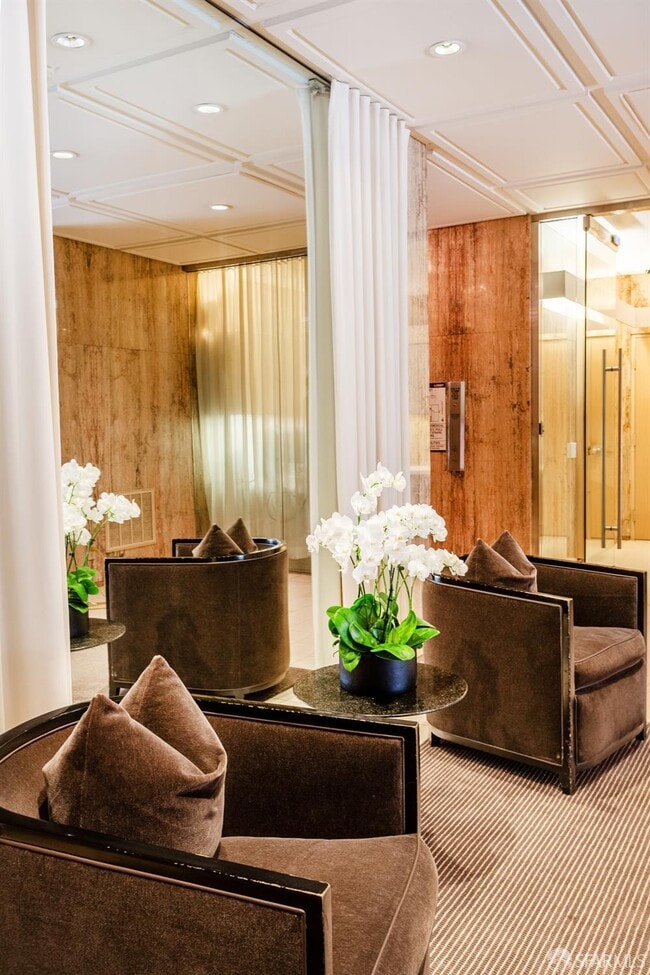 Building Photo - 2200 Sacramento St