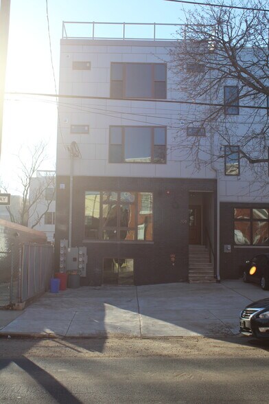 Building Photo - 708 N 19th St