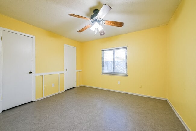 Building Photo - 2514 General Colony Dr