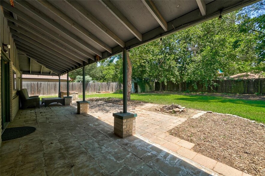 Building Photo - 1124 Merrymen Grn