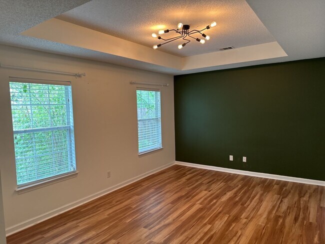 Building Photo - 156 Shady Oak Cir