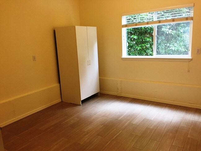 Building Photo - 19004 12th Ave NE