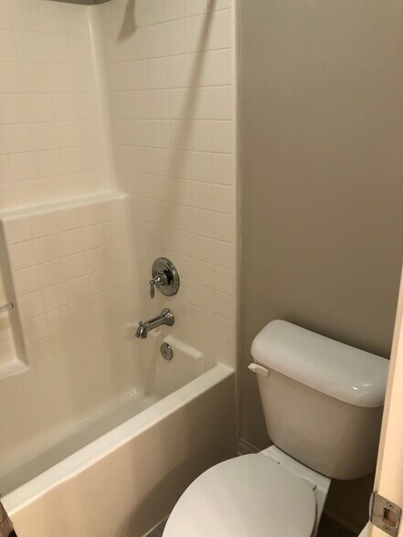 Building Photo - 30426 Cowboy Ln