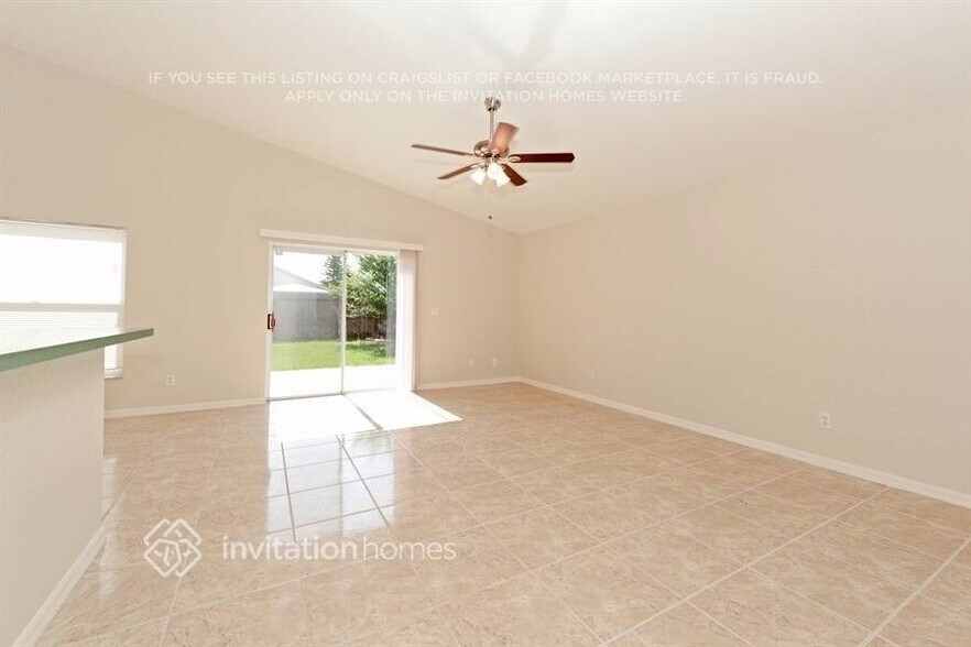 Building Photo - 521 Greg St