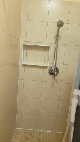 Shower - 106 Woodbury Pines Cir