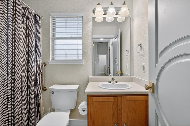 Building Photo - 1182 Waller St