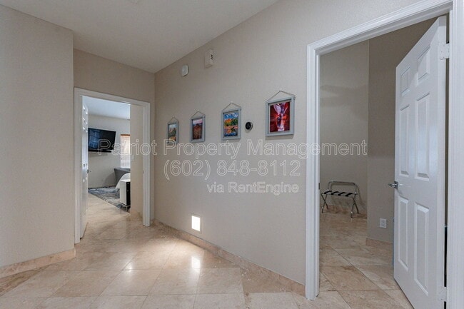 Building Photo - 9910 E Sutton Dr