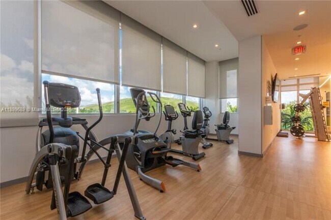 Building Photo - 10245 NW 63rd Terrace