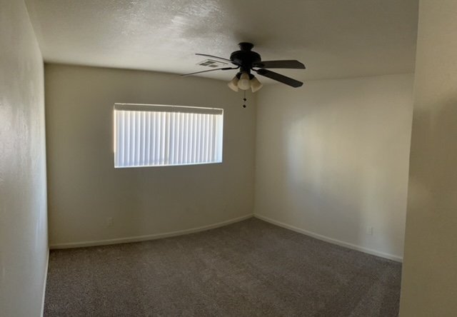 Building Photo - 14034 N Kendall Dr