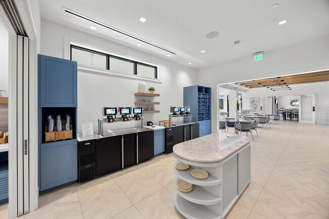 Building Photo - 828 Hideaway Cir E