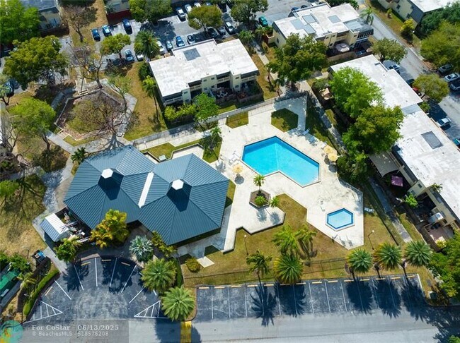 Building Photo - 8745 SW 137th Ave
