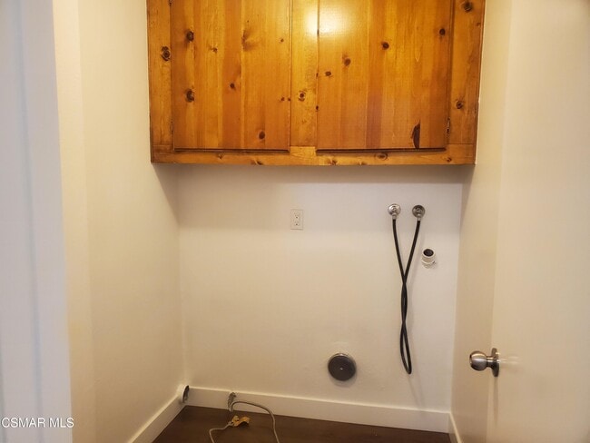 Building Photo - 6525 Twin Cir Ln